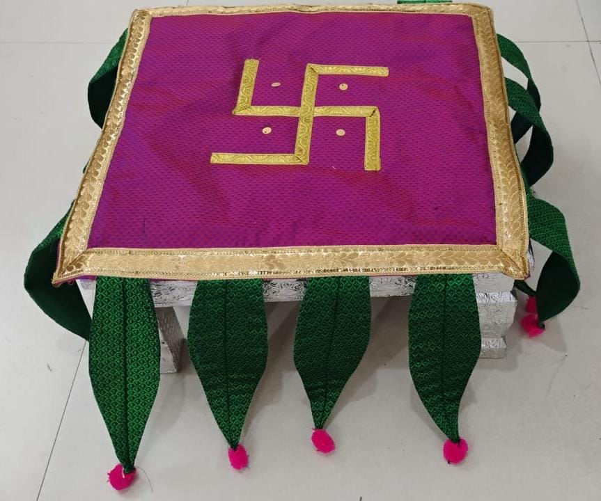 Asan With Mango Leaves  For Puja